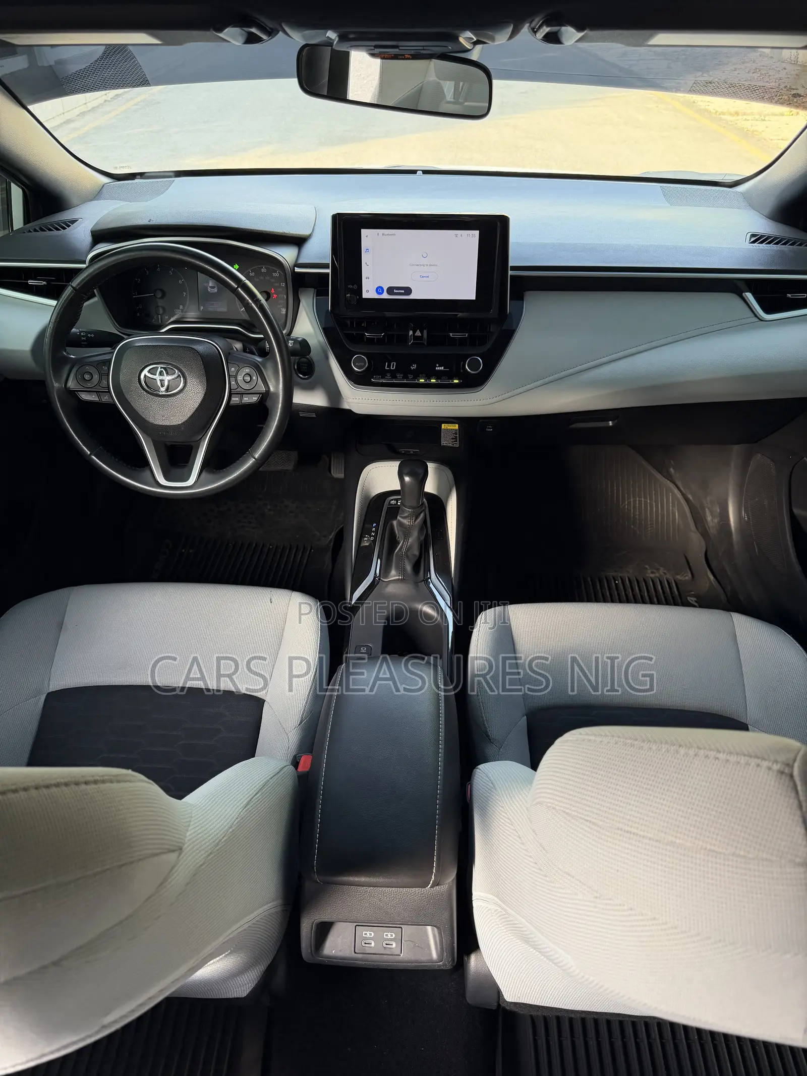 Toyota Corolla SE 2024 White