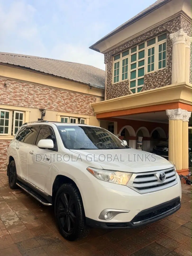 Toyota Highlander Limited 2011 White
