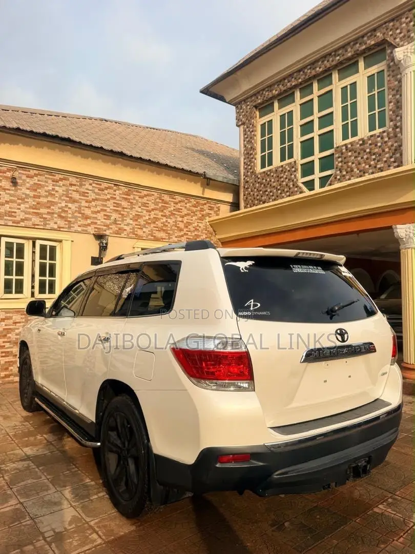Toyota Highlander Limited 2011 White
