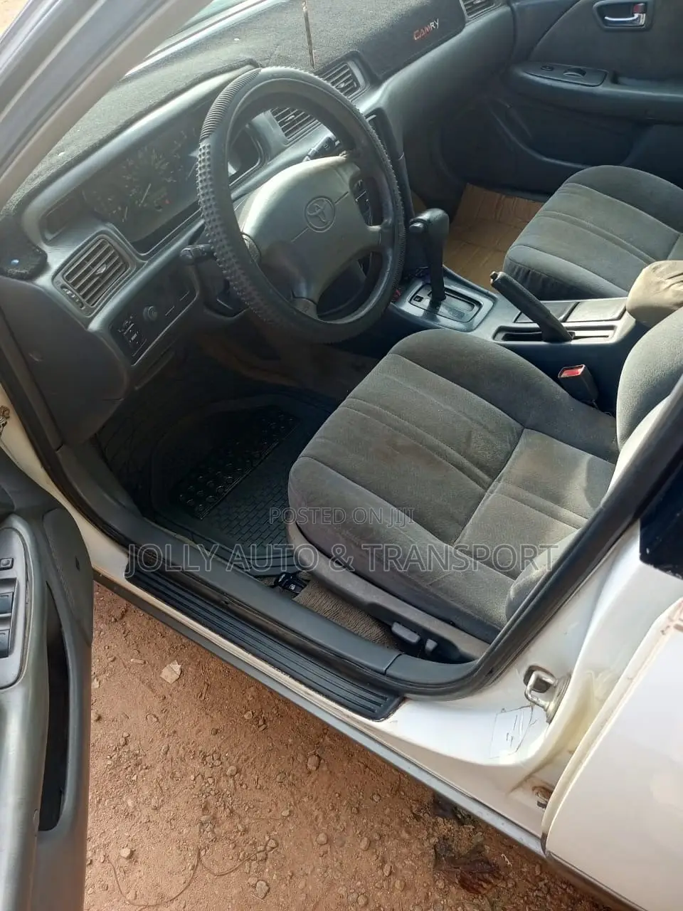 Toyota Camry LE 4dr Sedan (2.4L 4cyl 5M) 2002 White