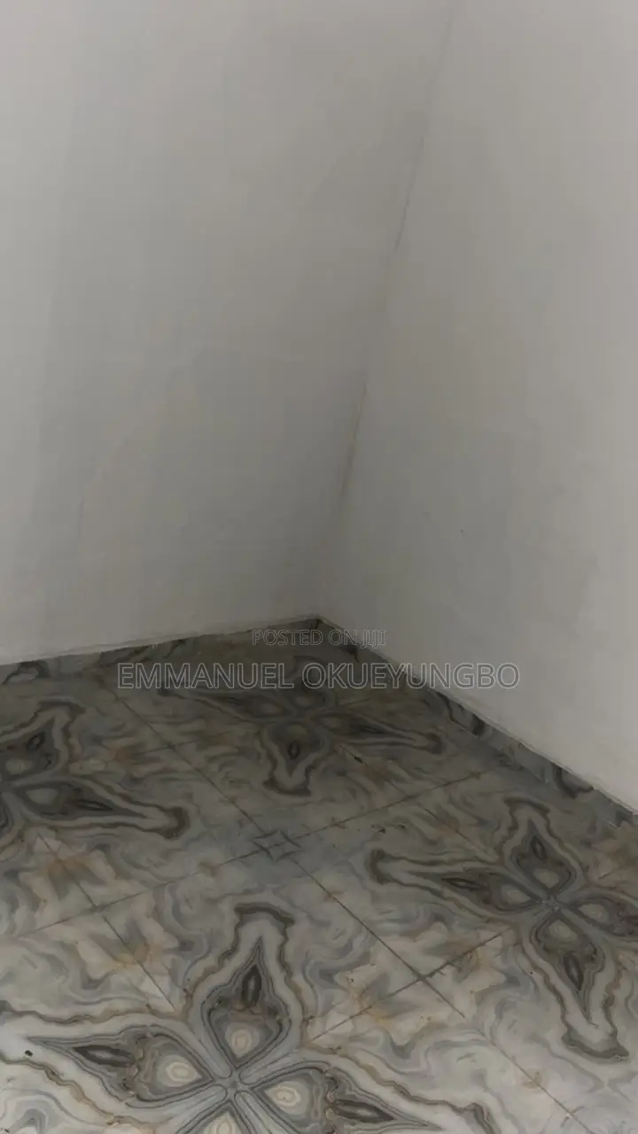 Space for Rent in a Complex