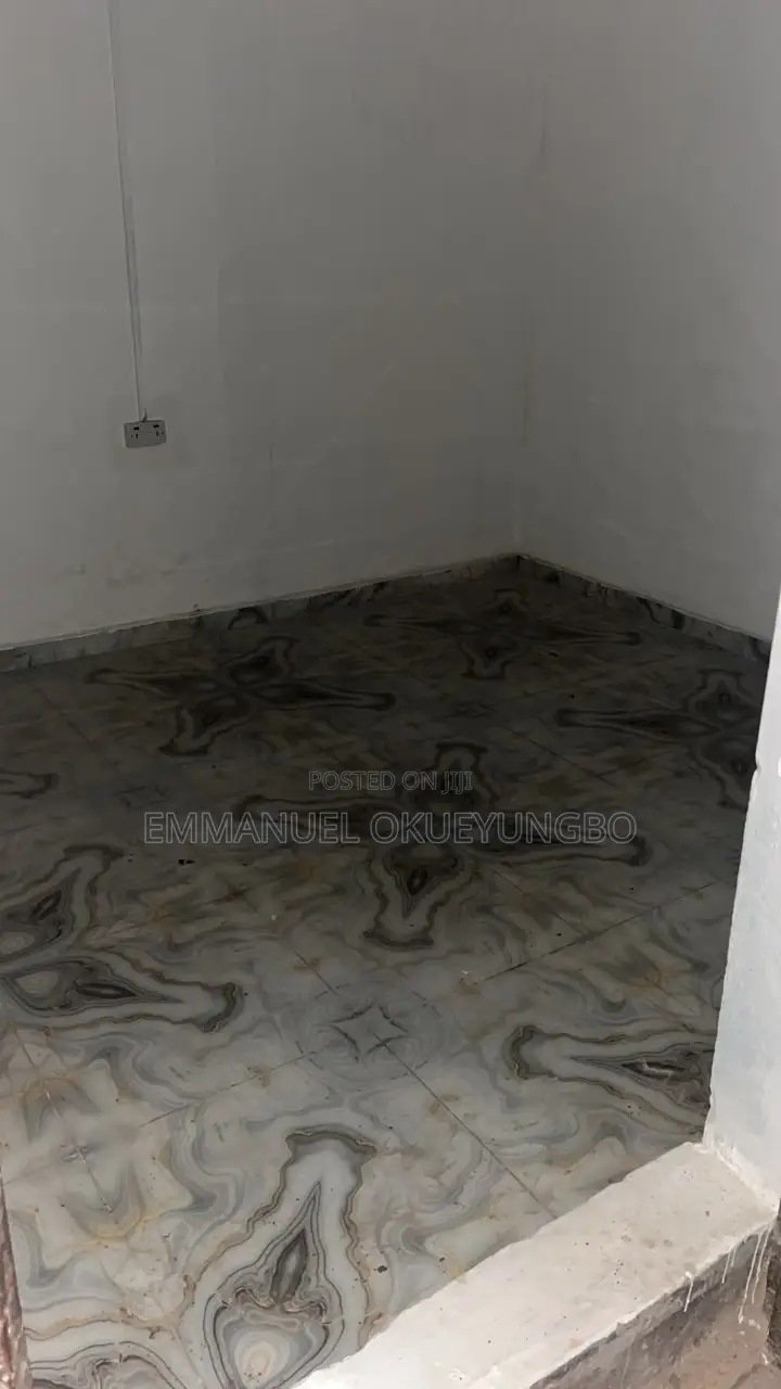 Space for Rent in a Complex