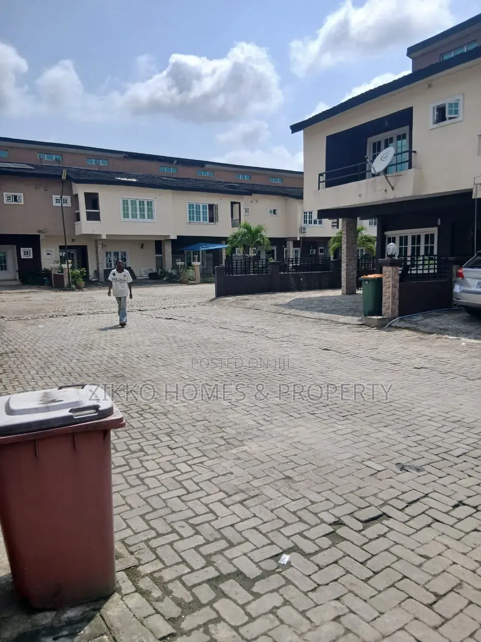 3bdrm Townhouse/Terrace in Lekki Gardans, Abraham Adesanya Estate