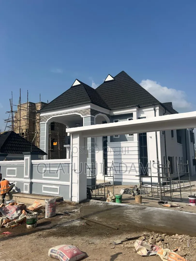 4bdrm Duplex in Elizabeth Royal, Osogbo for sale