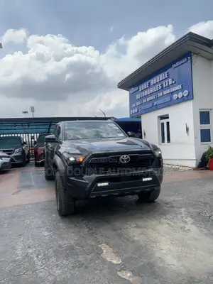 Toyota Tacoma 2024 Black