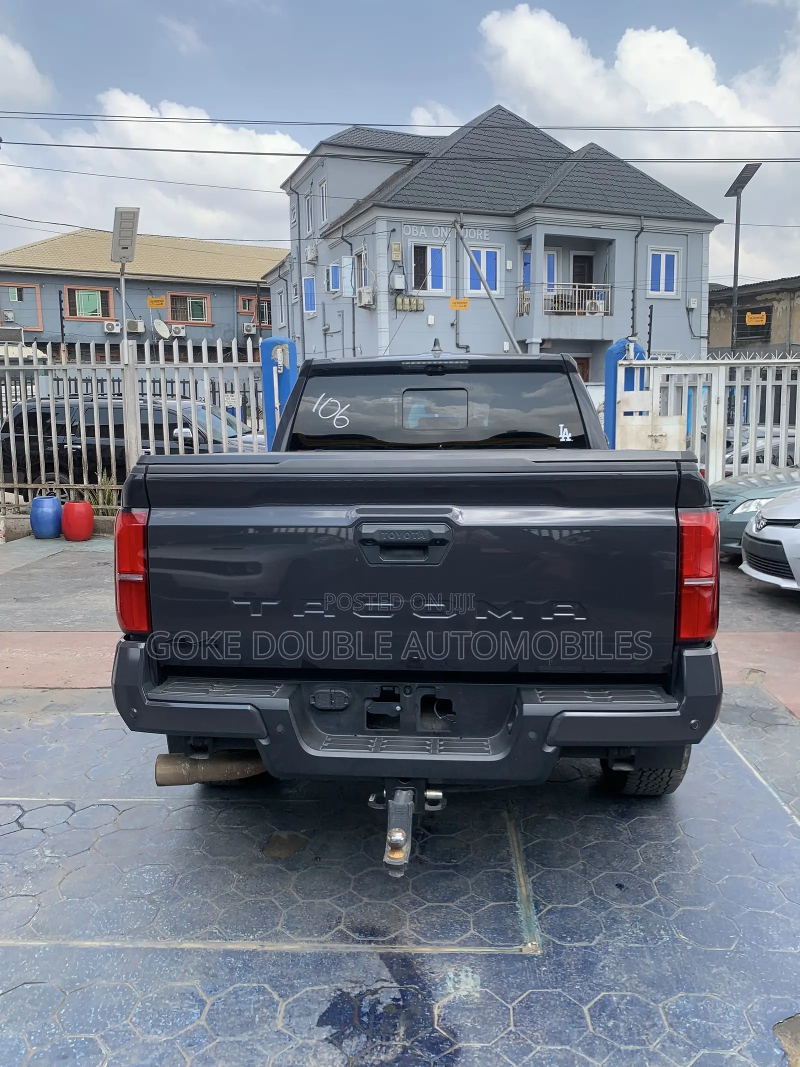 Toyota Tacoma 2024 Black