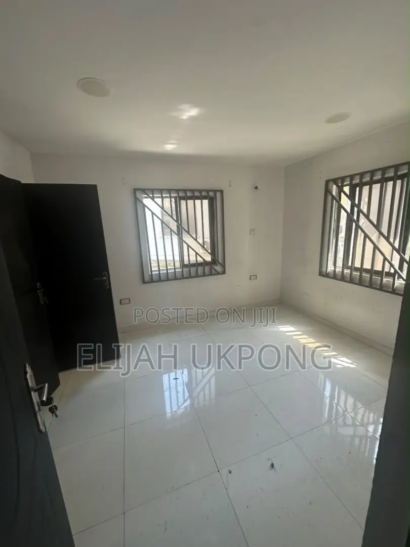 Mini Flat in Central Victoria, Sanusi Fafunwa for rent