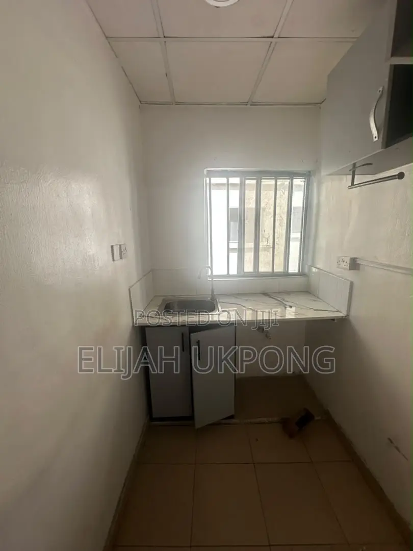 Mini Flat in Central Victoria, Sanusi Fafunwa for rent