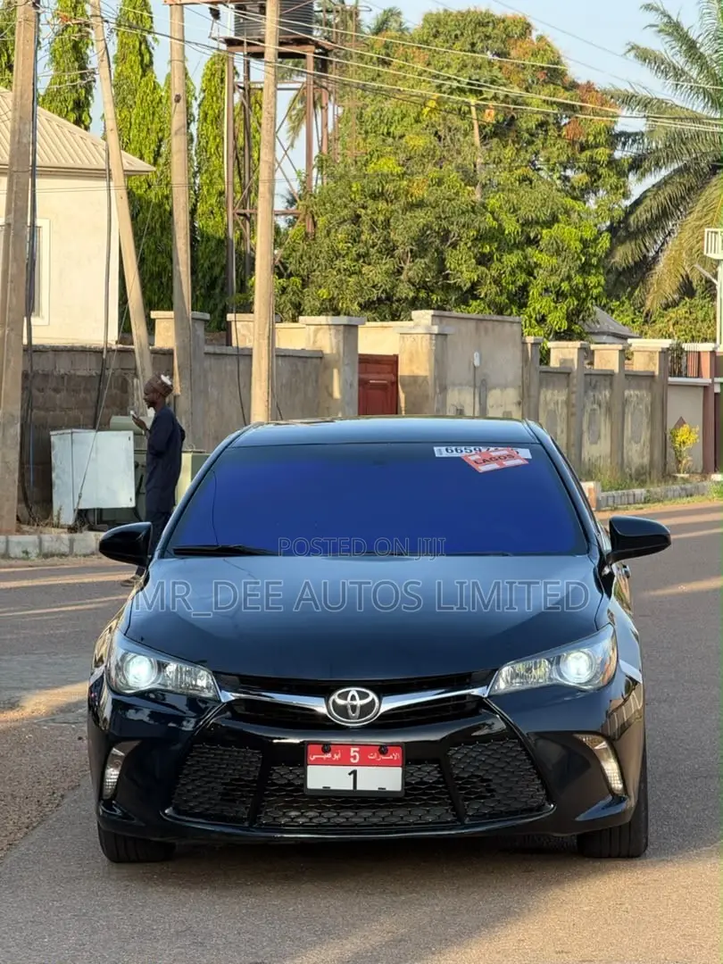 Toyota Camry 2016 Black