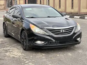 Hyundai Sonata SE 2.0T Sedan FWD (2.0L 4cyl 6A) 2012 Black
