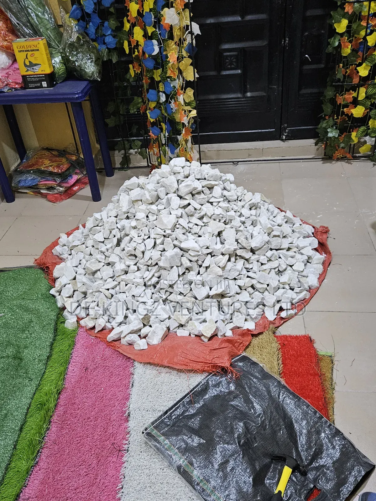 White Decorative Stones Available in Bulk – 15kg Bags for Distribution