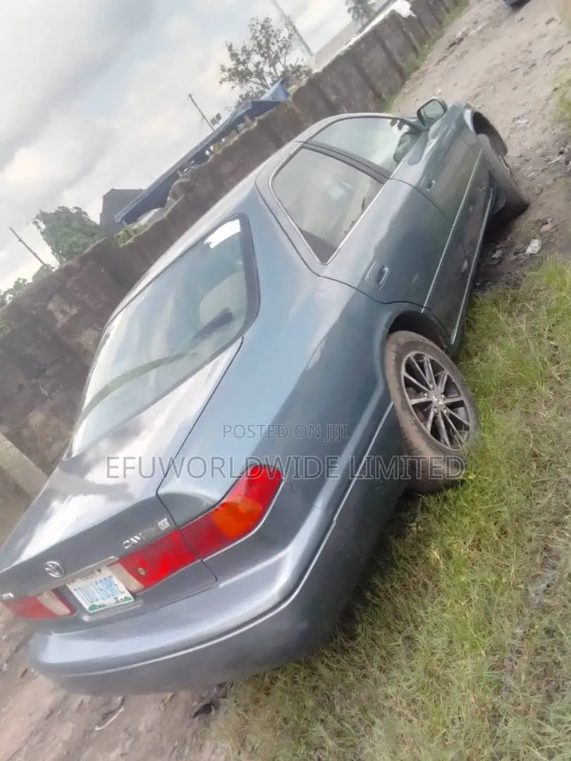 Toyota Camry LE 4dr Sedan (2.2L 4cyl 4A) 2001 Green