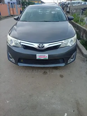 Toyota Camry LE 4dr Sedan (2.5L 4cyl 6A) 2013 Gray