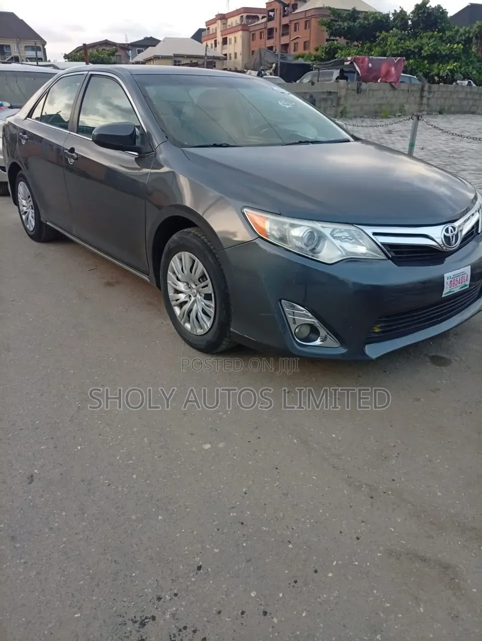 Toyota Camry LE 4dr Sedan (2.5L 4cyl 6A) 2013 Gray