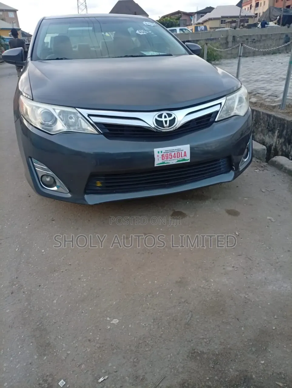 Toyota Camry LE 4dr Sedan (2.5L 4cyl 6A) 2013 Gray