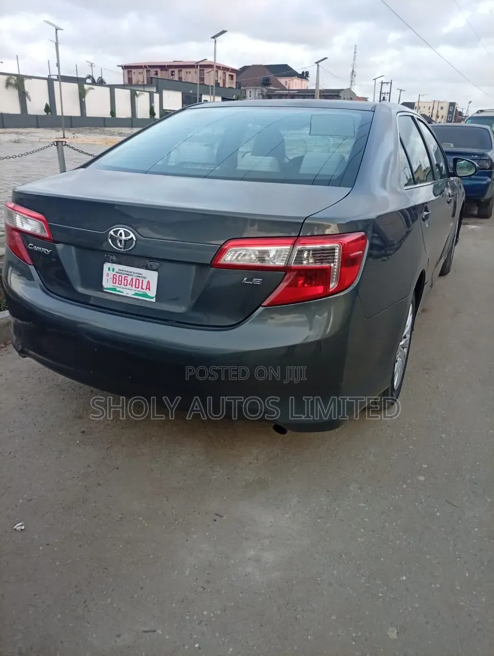 Toyota Camry LE 4dr Sedan (2.5L 4cyl 6A) 2013 Gray