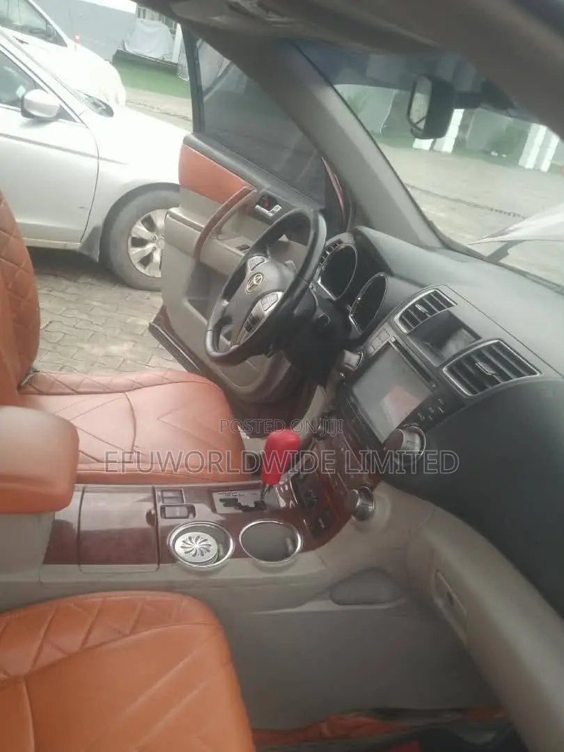 Toyota Highlander Limited 3.5l 4WD 2013 Red