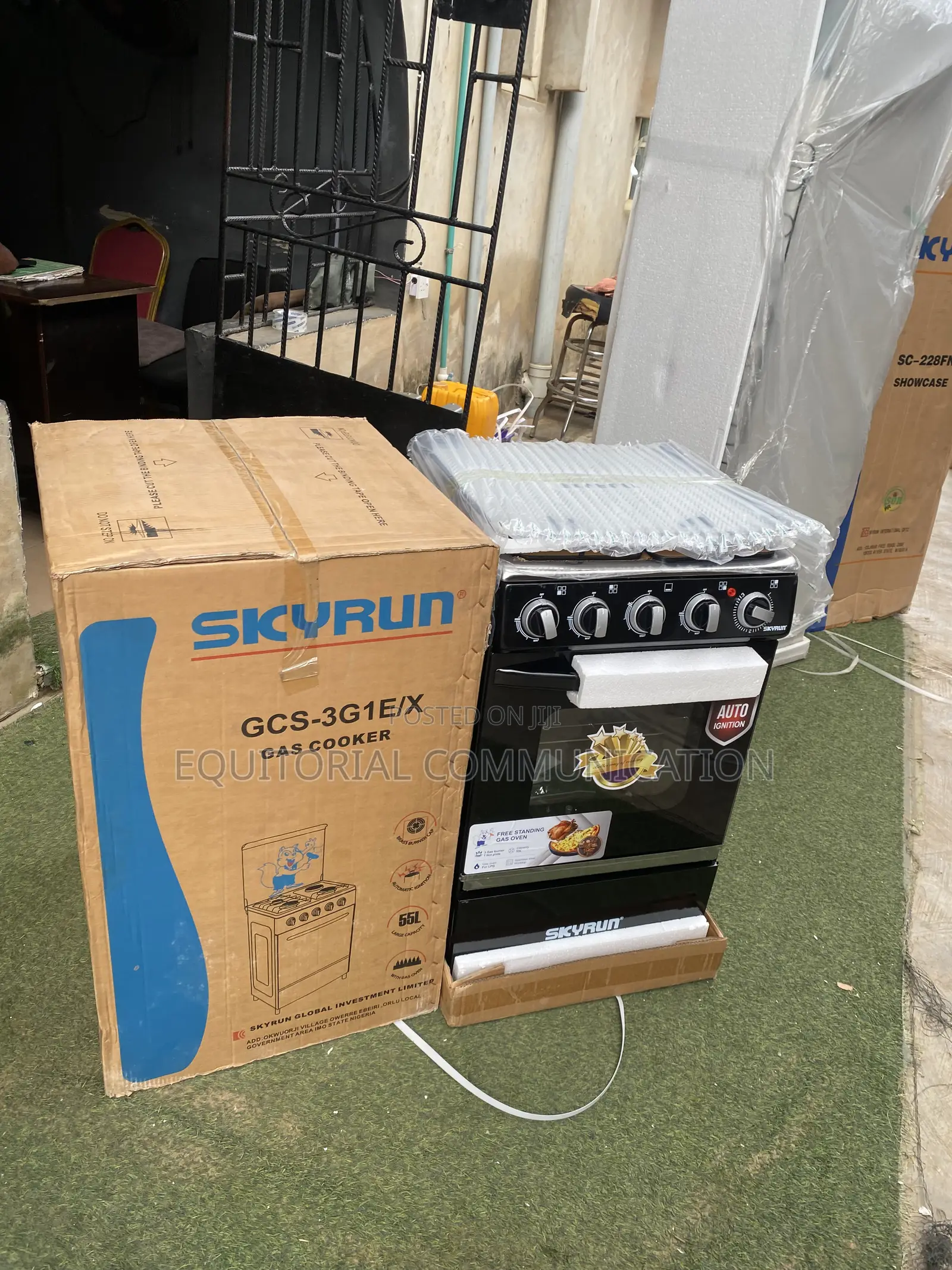 SKYRUN 3 Gas + 1 Electric Burner Cooking Range With Oven