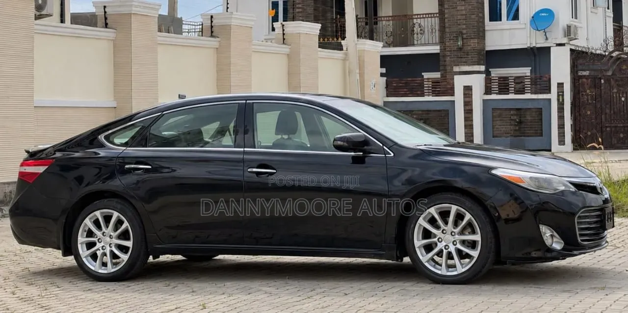 Toyota Avalon Limited 4dr Sedan (3.5L 6cyl 6A) 2015 Black