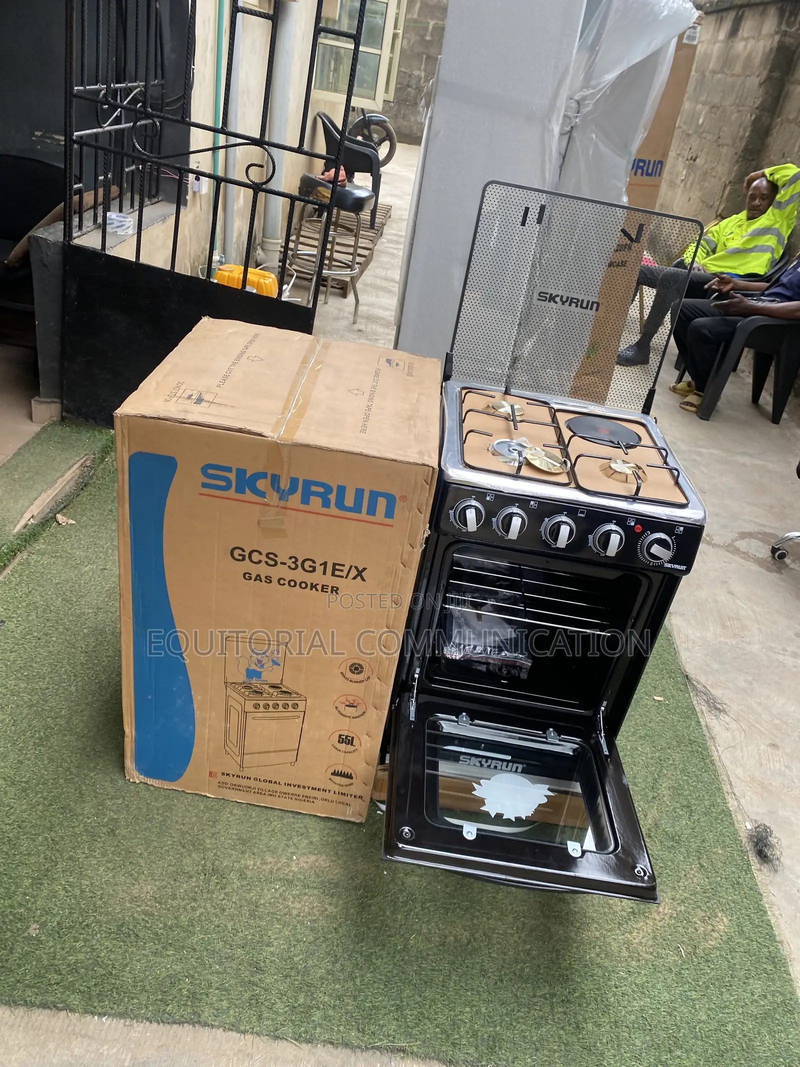 Skyrun GCS-3g1e/X Automatic 3 Gas + 1 Electric Burner Cooker With Oven
