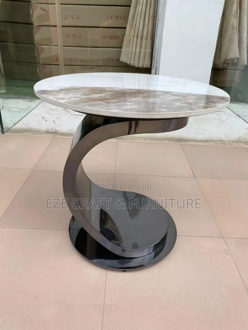Curved in Marble Side Table