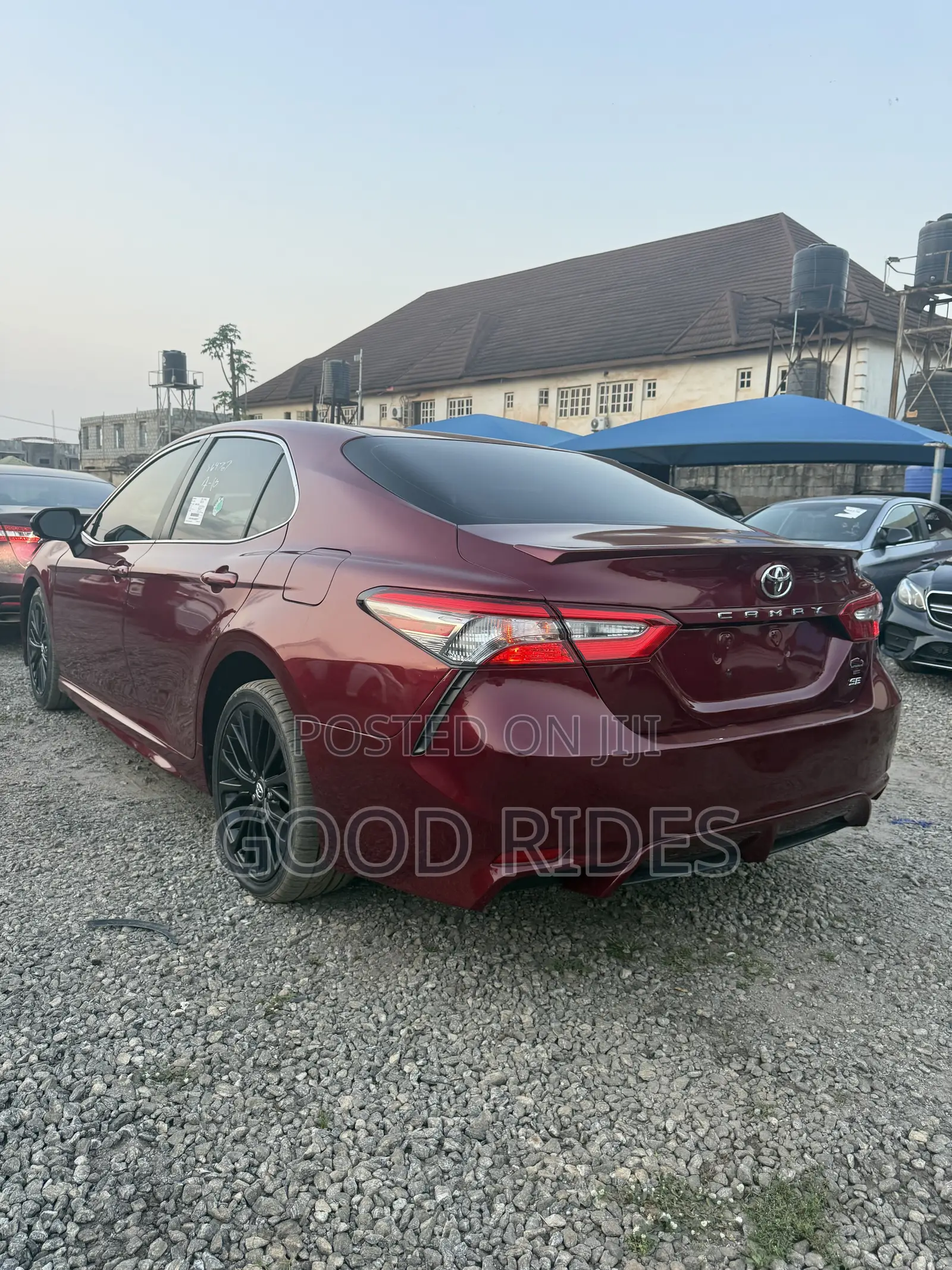 Toyota Camry SE FWD (2.5L 4cyl 8AM) 2018 Burgundy
