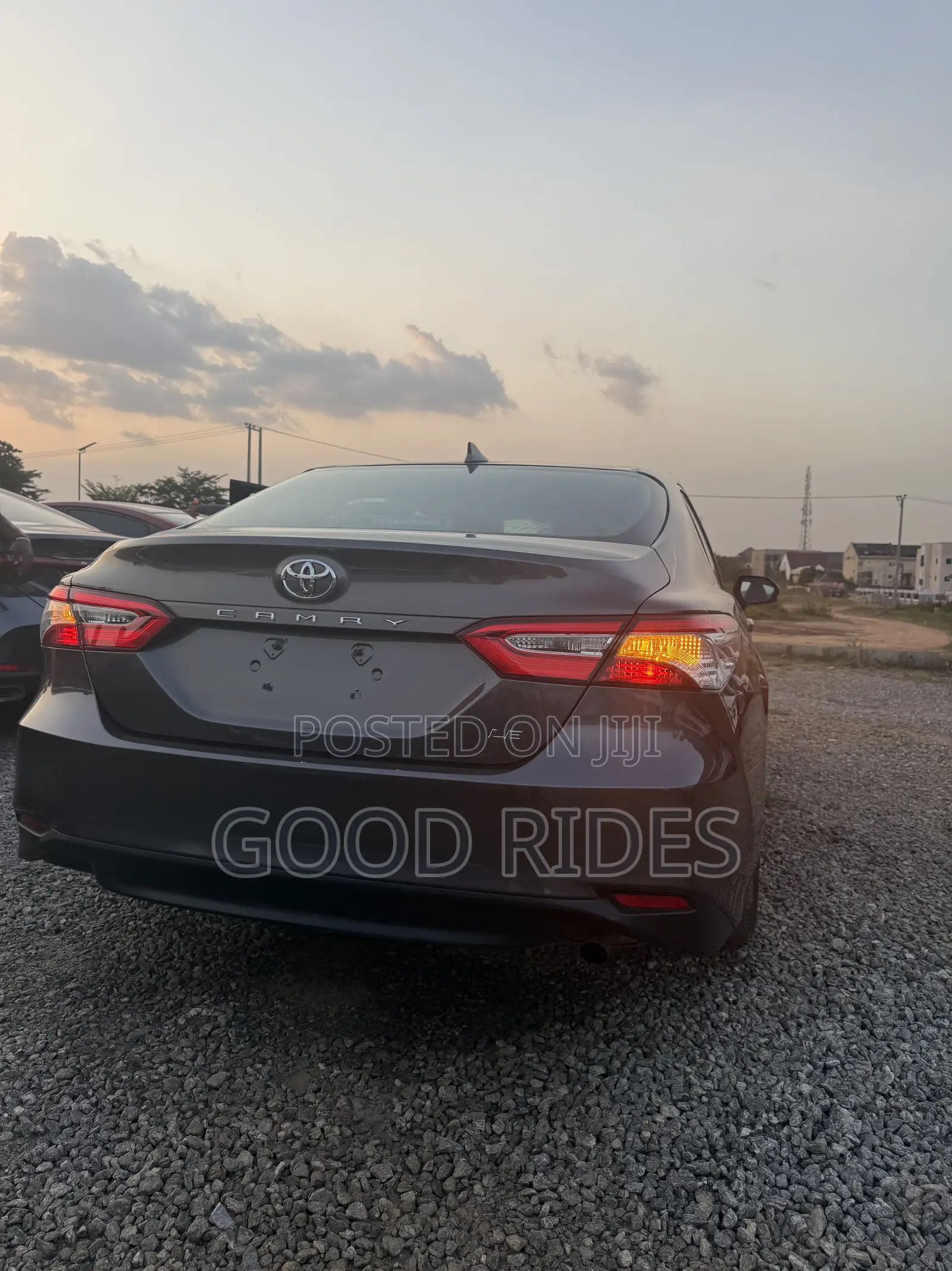 Toyota Camry LE (2.5L 4cyl 8A) 2019 Gray