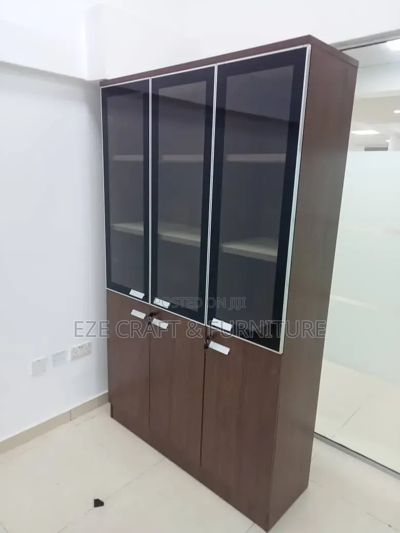 Yifaa 3doors Wooden Bookshelf