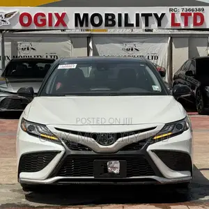 Toyota Camry XSE 2023 White