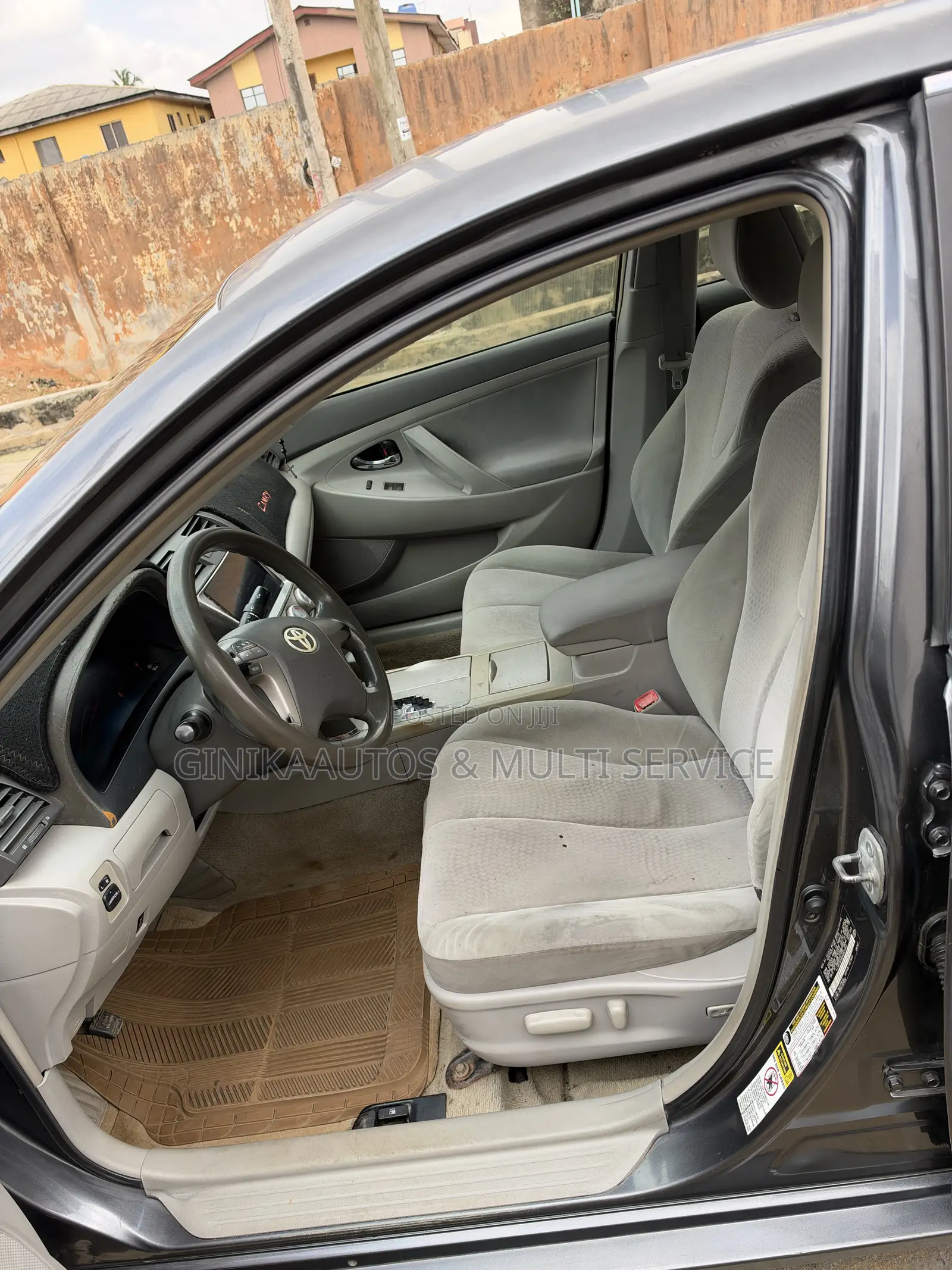 Toyota Camry LE 4dr Sedan (2.4L 4cyl 5A) 2009 Gray