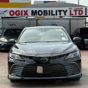 Toyota Camry LE 2021 Black