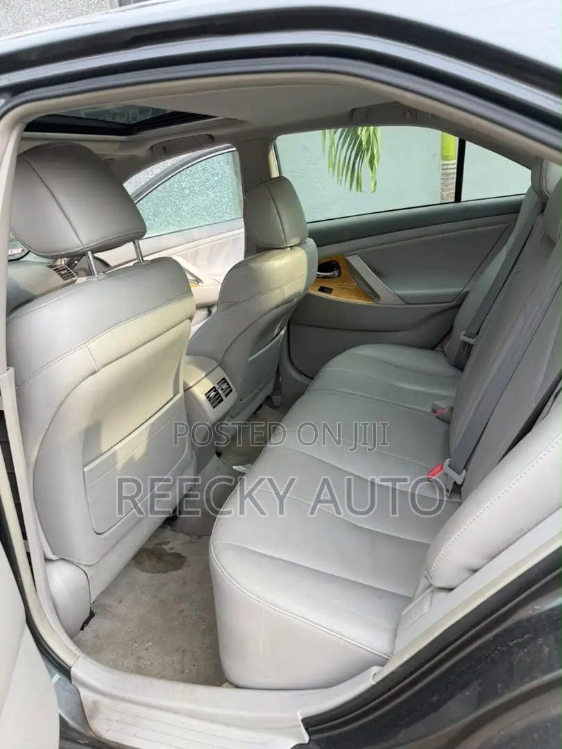 Toyota Camry XLE V6 4dr Sedan (3.5L 6cyl 6AM) 2008 Gray