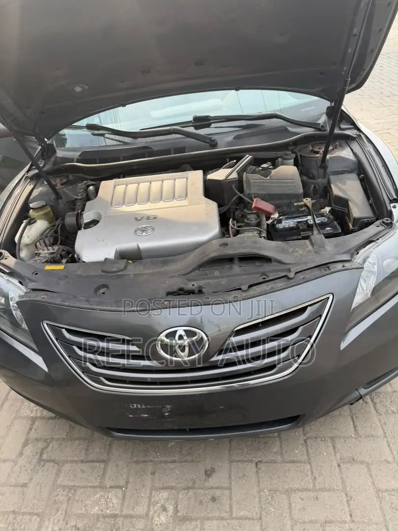 Toyota Camry XLE V6 4dr Sedan (3.5L 6cyl 6AM) 2008 Gray