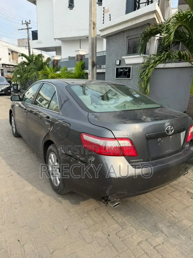Toyota Camry XLE V6 4dr Sedan (3.5L 6cyl 6AM) 2008 Gray