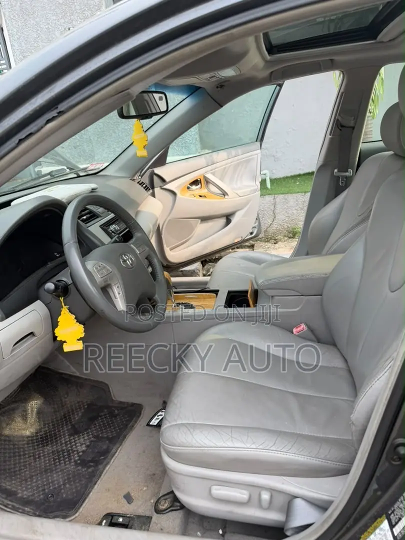 Toyota Camry XLE V6 4dr Sedan (3.5L 6cyl 6AM) 2008 Gray