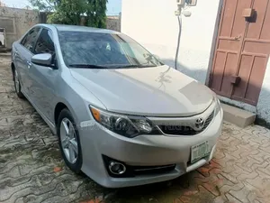 Toyota Camry LE 4dr Sedan (2.5L 4cyl 6A) 2013 Silver