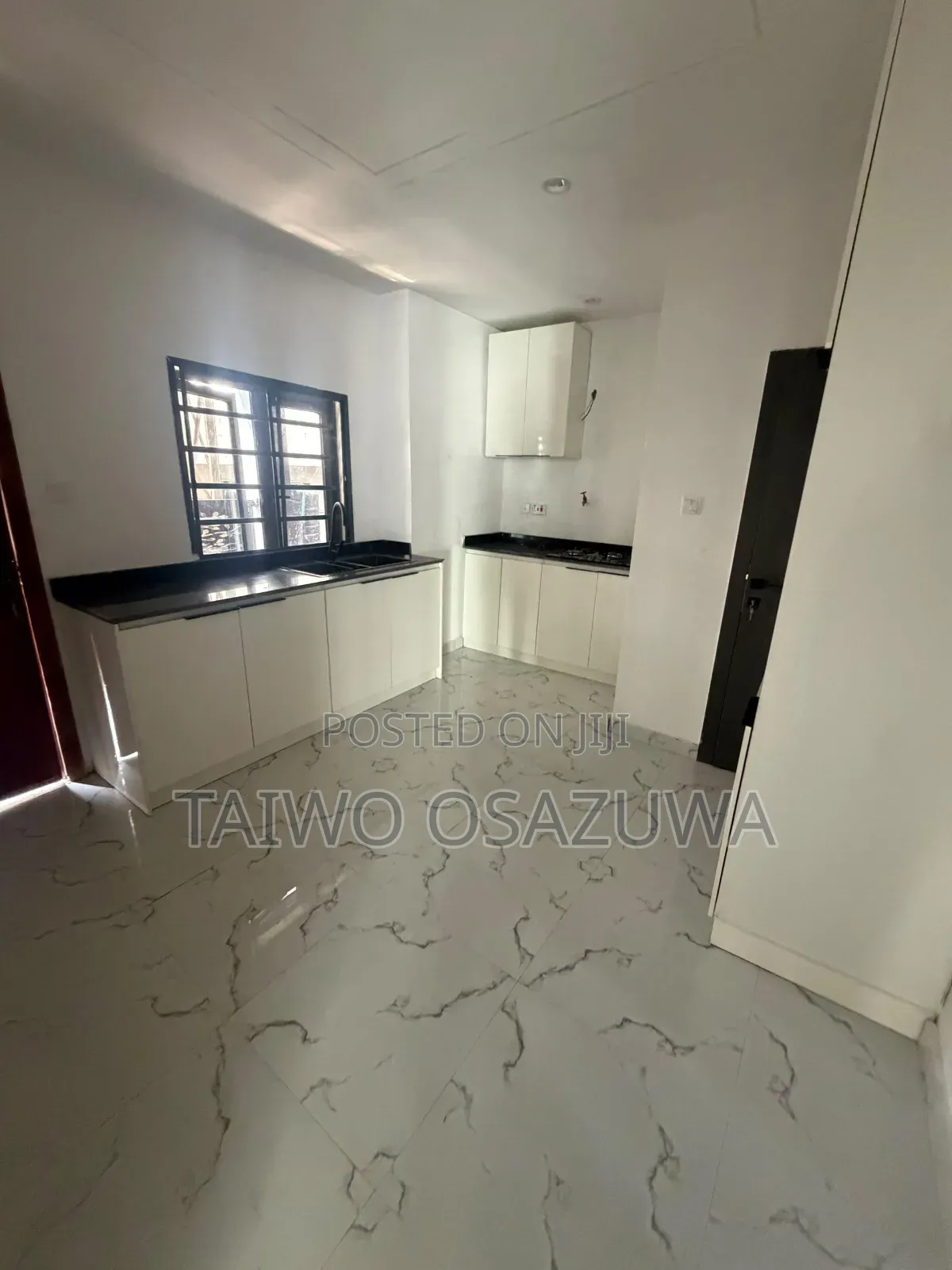 3bdrm Block of Flats in Chevron Drive for rent