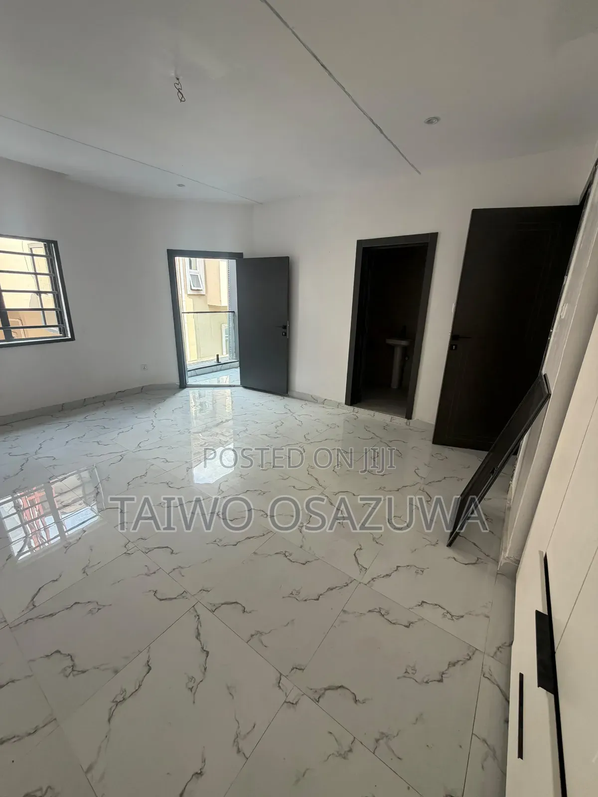 3bdrm Block of Flats in Chevron Drive for rent