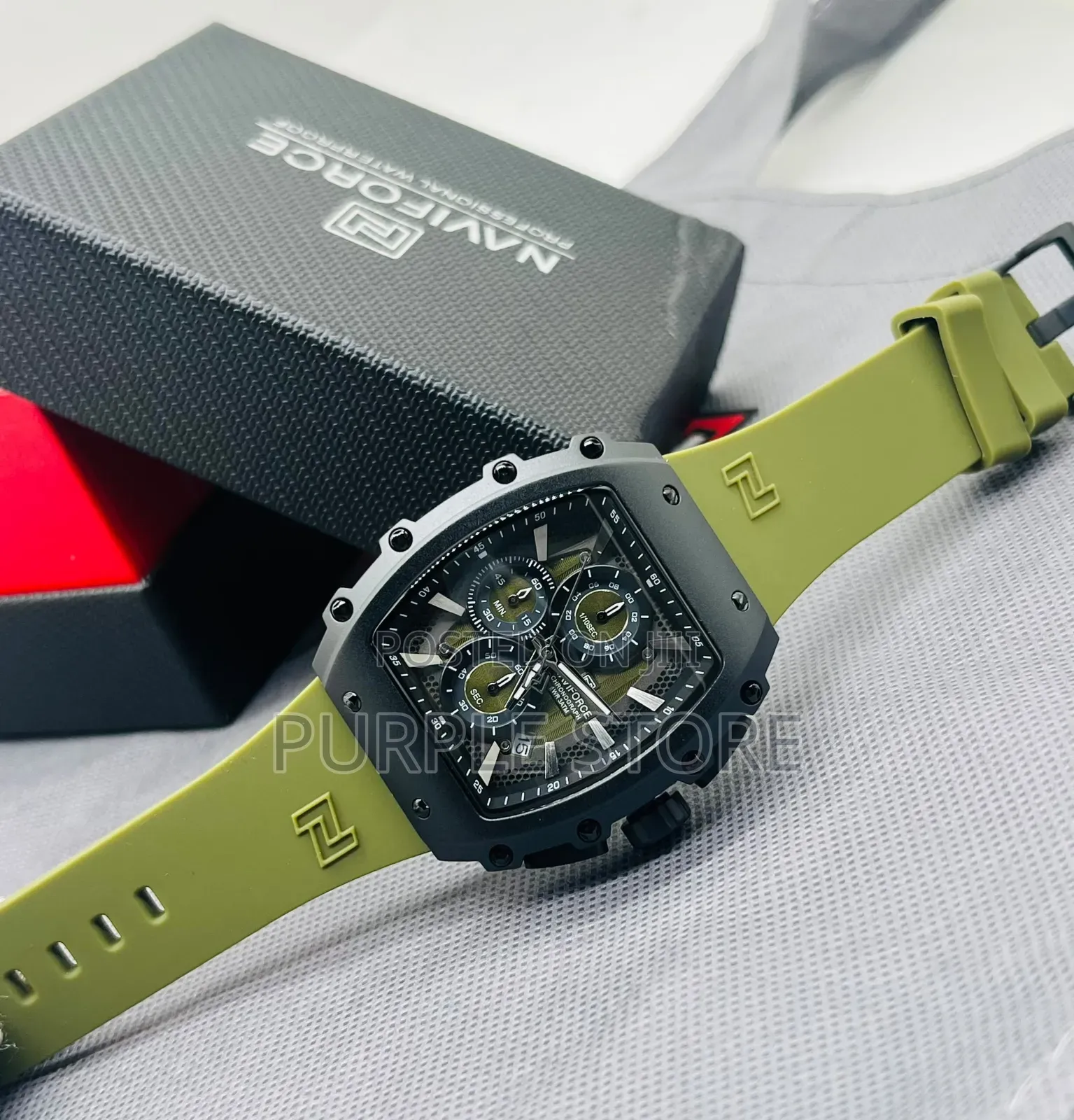 Navifoce NF8070 Chronograph Water Resistant Watch