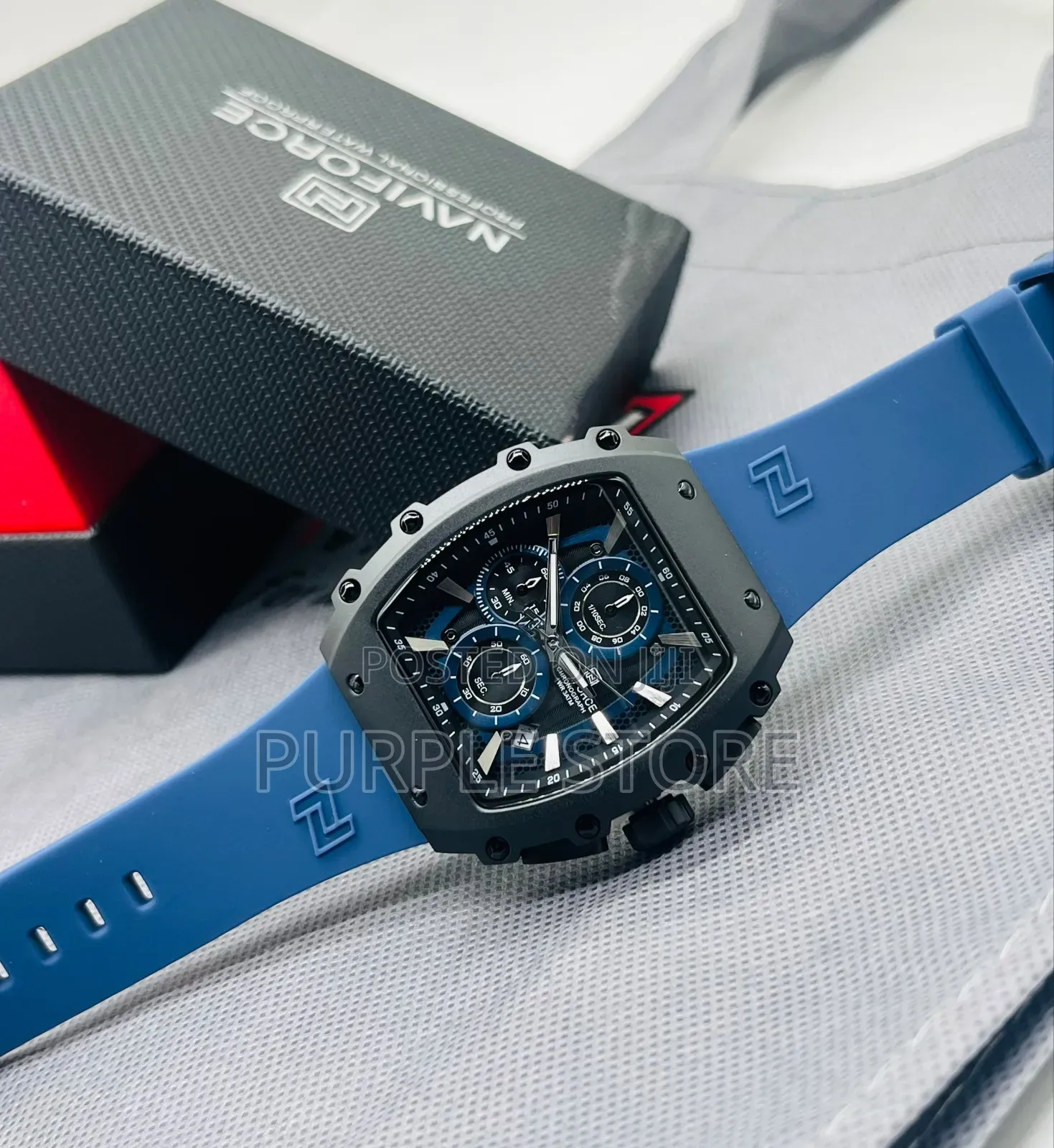 Navifoce NF8070 Chronograph Water Resistant Watch