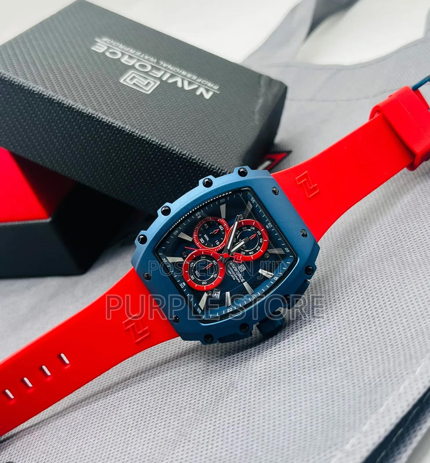 Navifoce NF8070 Chronograph Water Resistant Watch