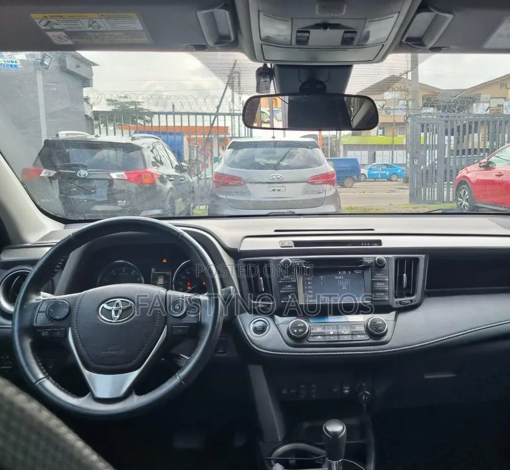 Toyota RAV4 XLE 4dr SUV AWD (2.5L 4cyl 6A) 2018 Maroon