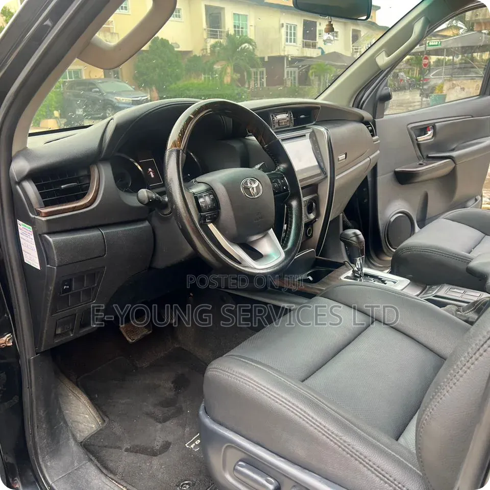 Toyota Fortuner 2019 Black