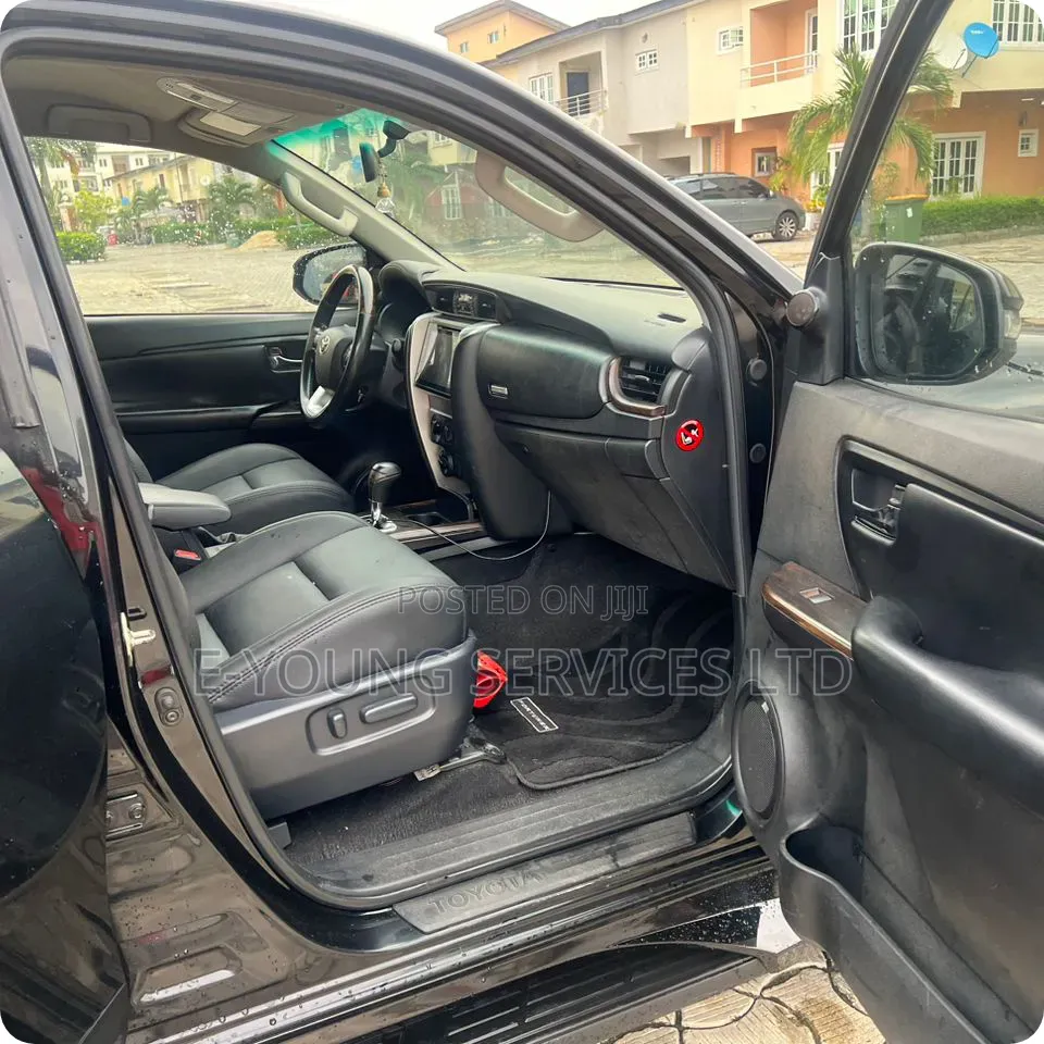 Toyota Fortuner 2019 Black