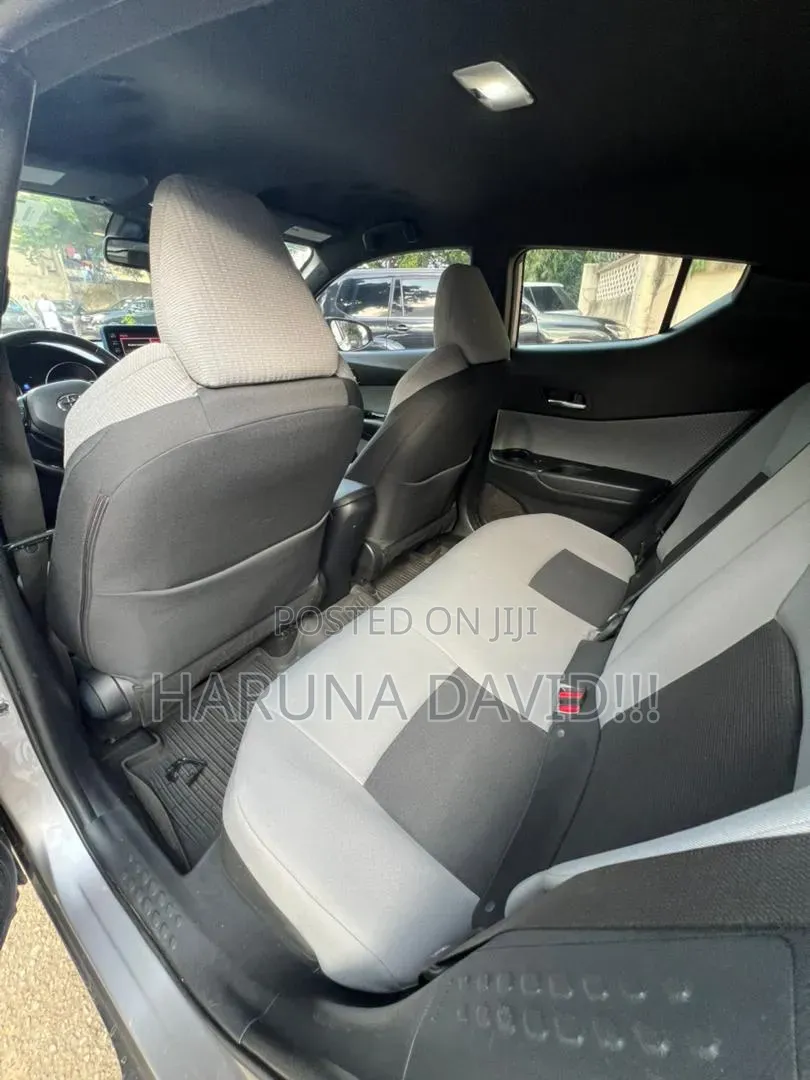Toyota C-HR 2019 Silver