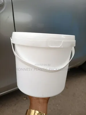 4 Litre White Plastic Bucket