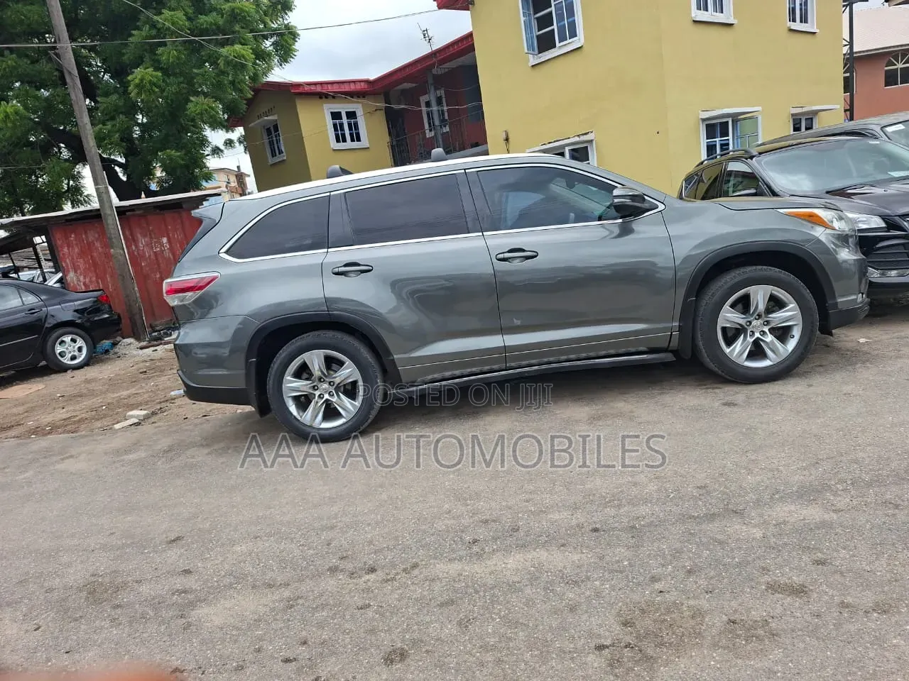 Toyota Highlander XLE 4dr SUV AWD (3.5L 6cyl 6A) 2015 Green