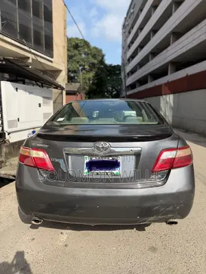 Toyota Camry XLE V6 4dr Sedan (3.5L 6cyl 6AM) 2010 Gray
