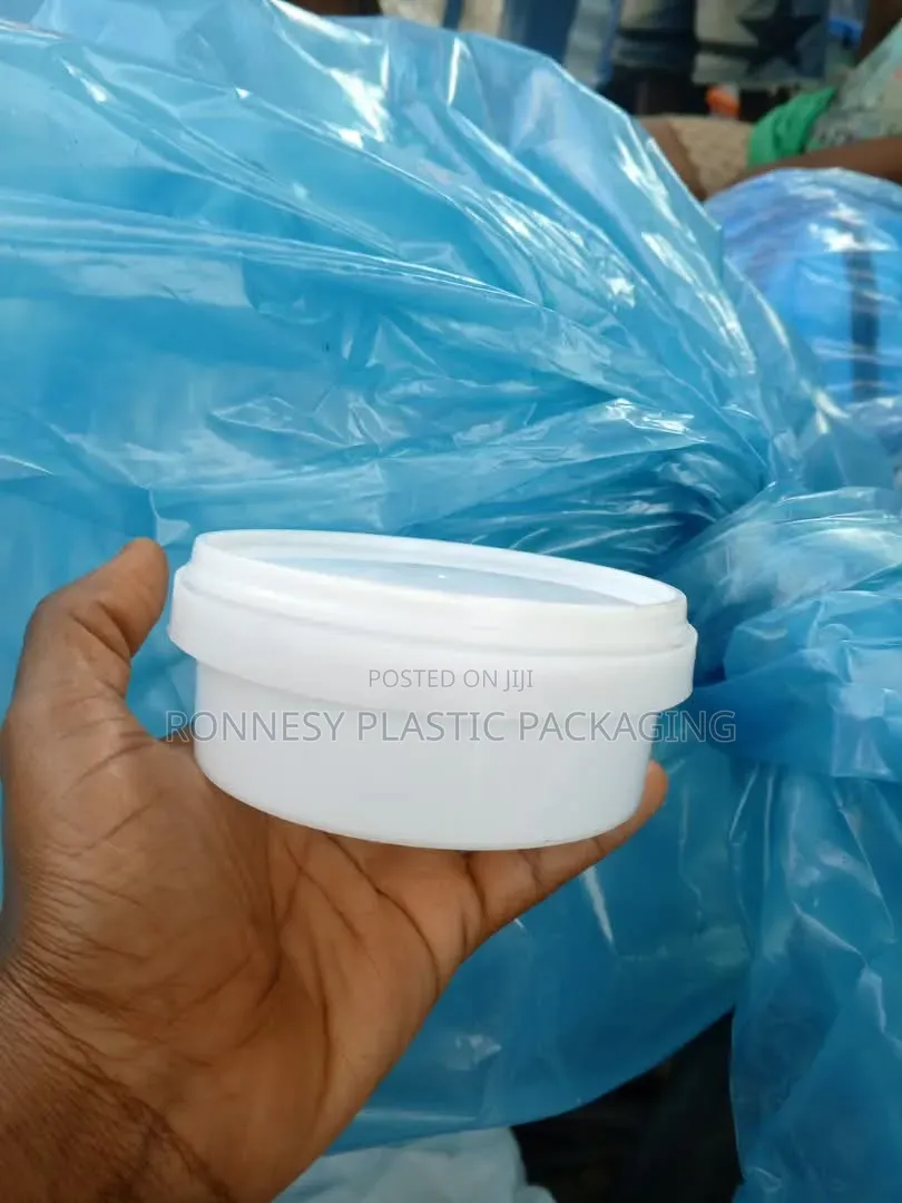 500ml Transparent and White Plastic Bucket