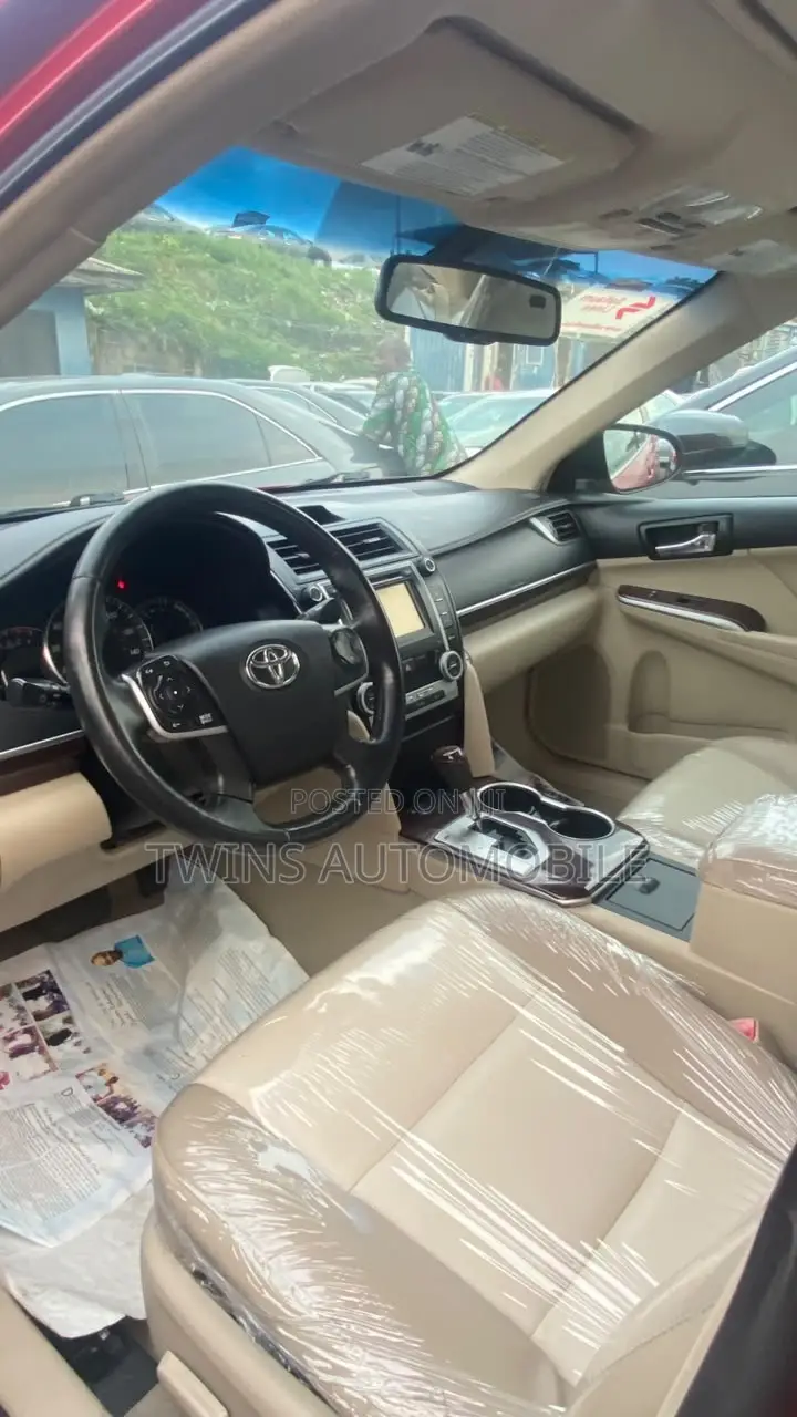 Toyota Camry XLE 4dr Sedan (2.5L 4cyl 6A) 2013 Red